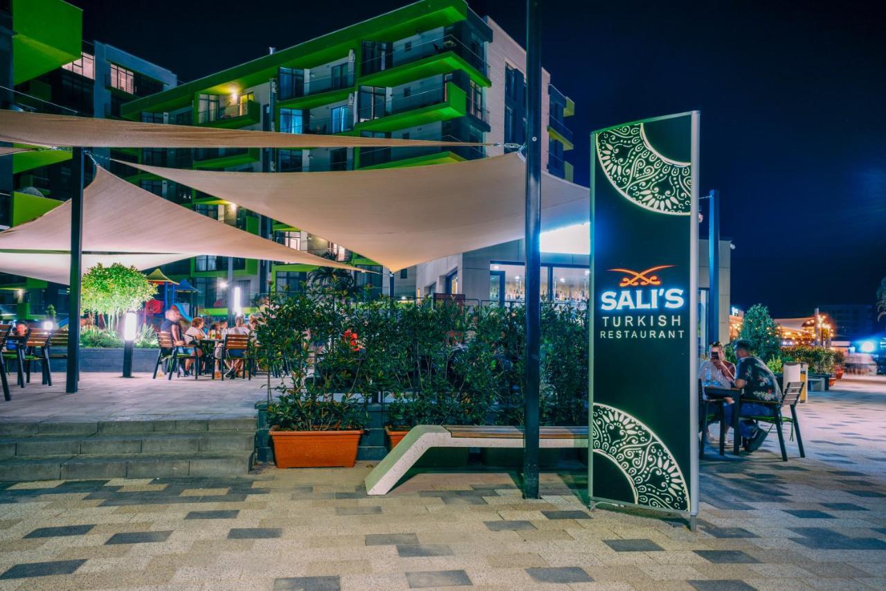 Sunfest Aparthotel Pool & Spa Mamaia Nord Navodari Dış mekan fotoğraf